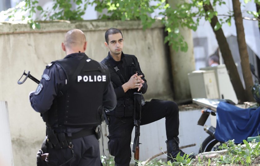 Мъж счупи ръката на полицай при опит да бъде задържан в с. Микрево