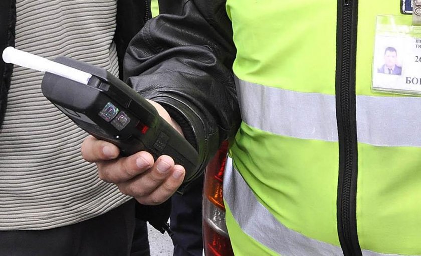 Дрогираният полицай от VIII Районно карал с 2,45 промила алкохол