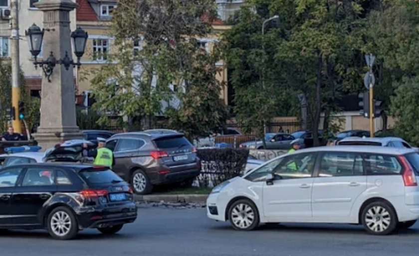 Зверско меле на "Орлов мост"