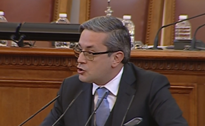 Тома Биков от ГЕРБ се развика от трибуната на Народното