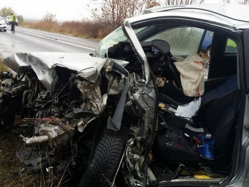 27-годишен шофьор е в кома след катастрофа на пътя за шуменския