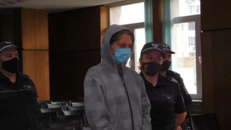 10 години затвор за Снежана, пробола с нож сърцето на мъжа си