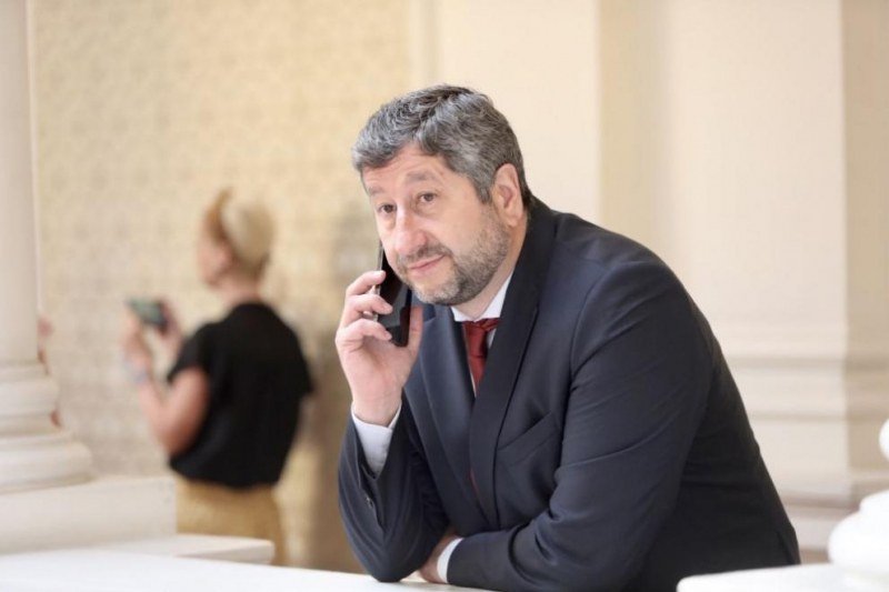 За нас не е въпросът просто откъде ще дойде предложение