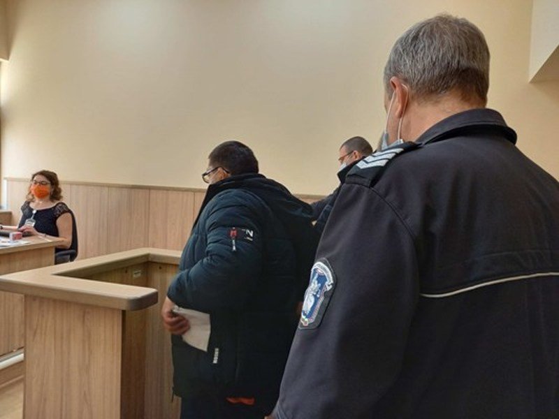 3 години затвор за измамника, подлъгал 62-ма с надомна работа