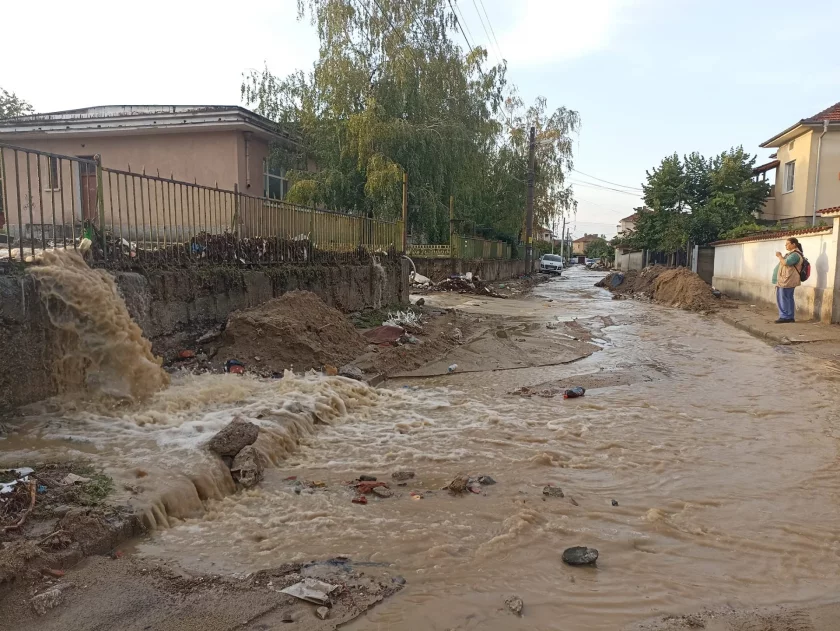 Събраха над 1,5 милиона лева в помощ на наводнените карловски села