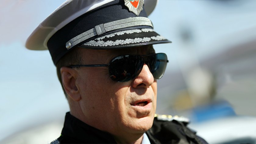 Комисар Тенчо Тенев ще съди министъра на вътрешните работи