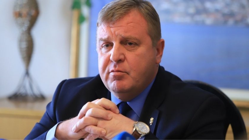 Каракачанов напада: ГЕРБ и ДБ не са наясно с въоръжените сили