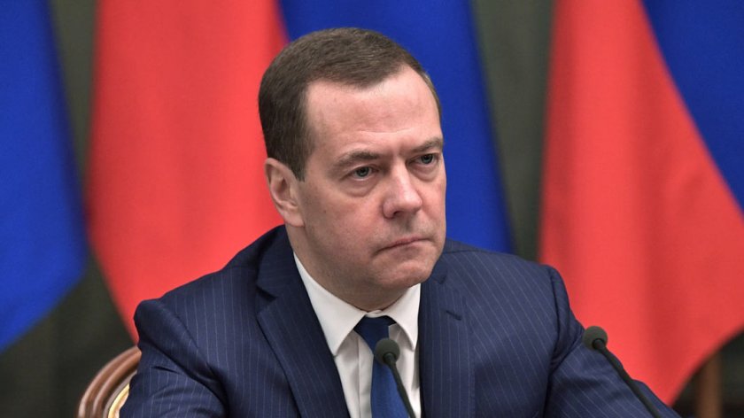 Медведев обясни кога спира обстрелът на енергийната инфраструктура на Киев