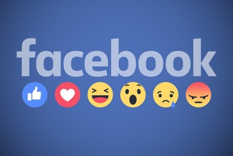 Facebook и Instagram се бъгнаха