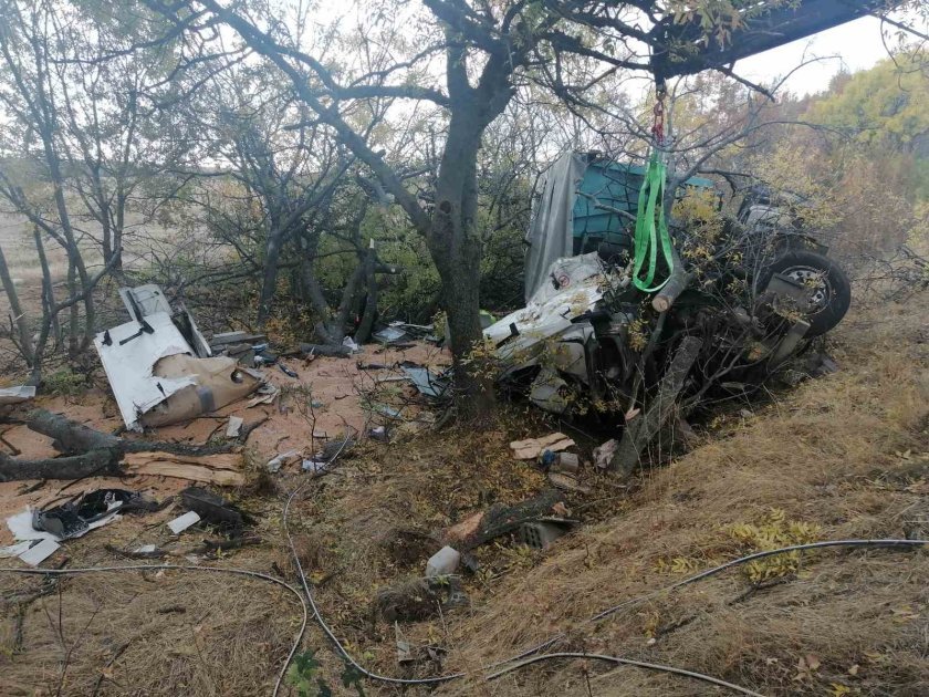 Шофьор на тир загина след катастрофа на пътя Карнобат-Айтос. Инцидентът