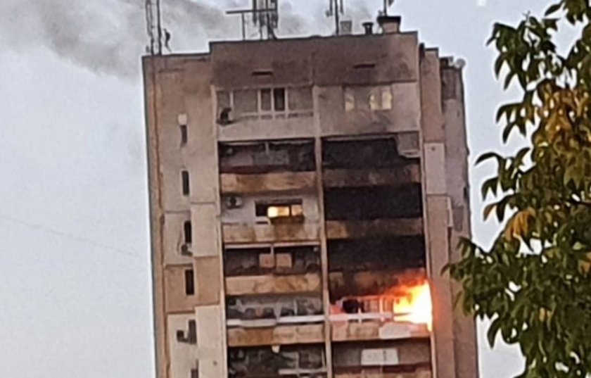 Страшно е: Пламна апартамент в Пловдив