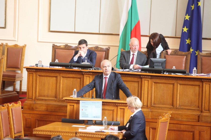 Депутатите и днес се впуснаха в лют спор – този