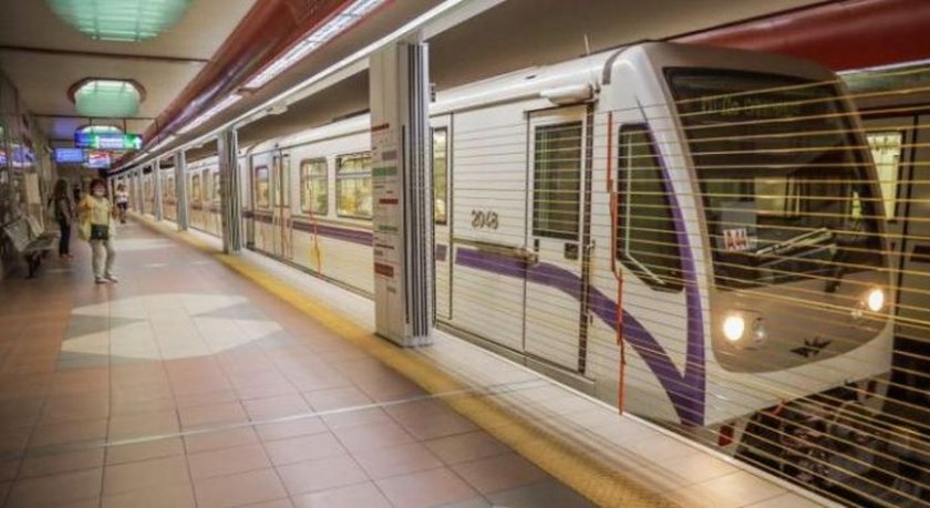 16-годишен вилня в столичното метро, разкъса и надраска 41 седалки във влака