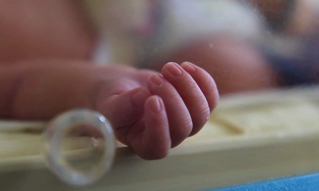 8-месечно бебе почина, след като е обиколило болниците в Червен