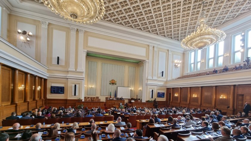 Депутатите разглеждат предложението за военна помощ за Украйна. В сряда