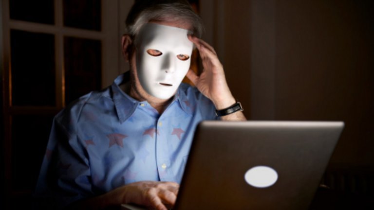 “Демократична България има идея за Закон срещу троловете в интернет.