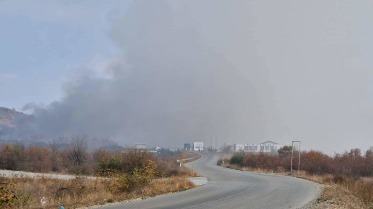 Пламна депо за отпадъци край Стара Загора