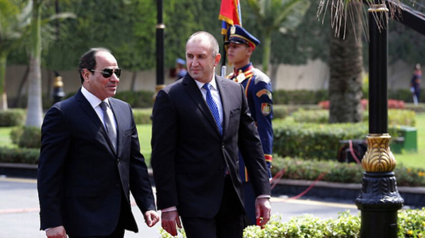 Президентът Румен Радев пристигна в Египет, заедно с ръководена от