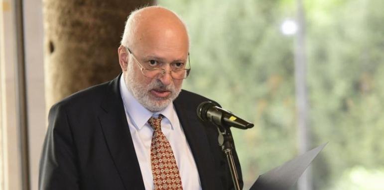 Партийното разнообразие в Народния театър Иван Вазов може би е