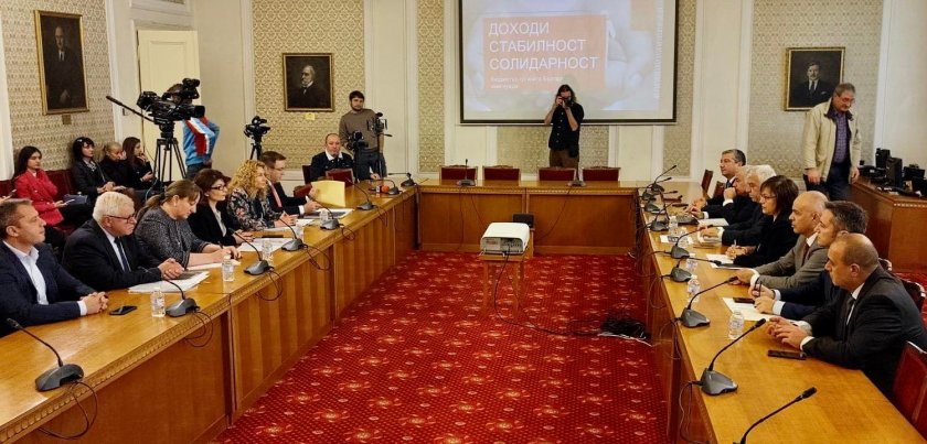 Нинова: Вярваме, че може да има кабинет, но не вярваме на Борисов