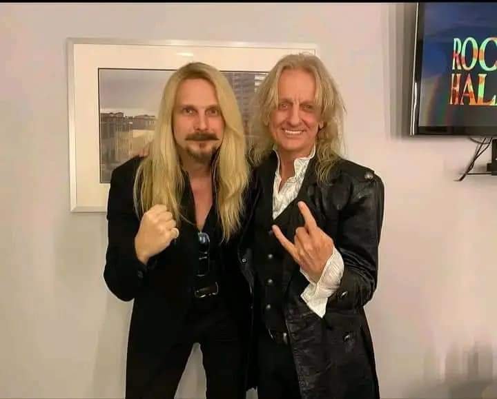 Една грешка най-накрая беше поправена и Judas Priest се попаднаха