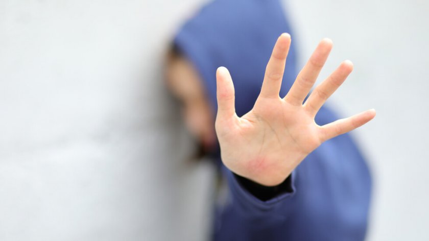 Пак агресия сред деца: Седмокласник счупи ръката на шестокласник в класна стая във Видин