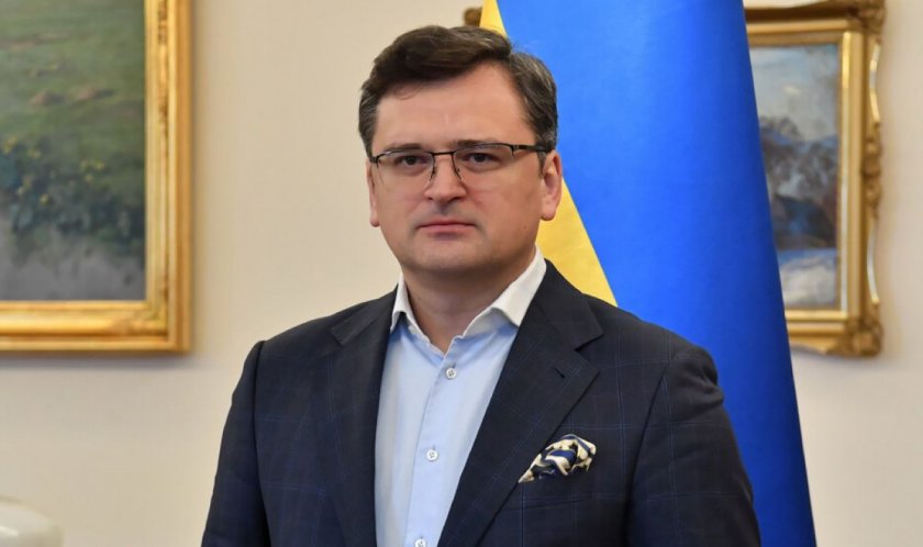 Украинският външен министър Дмитро Кулеба отрича падналите в Полша ракети