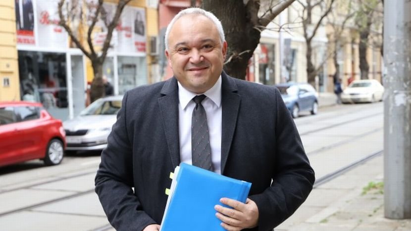 Демерджиев: Украинските деца у нас, които посещават училище, няма да бъдат местени