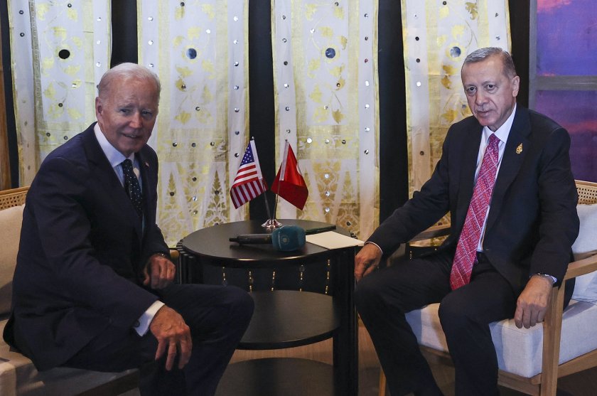 Турският президент Реджеп Ердоган разговаря днес с президента на САЩ Джо Байдън, с