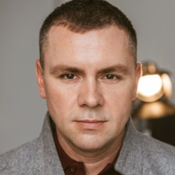 Мръсната машина може и трябва да бъде спряна. Така рапърът