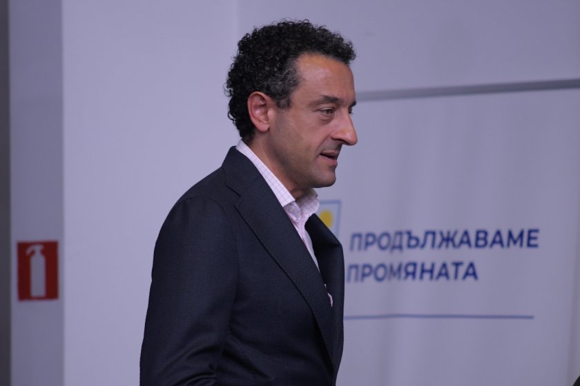 Лорер: Хартиената коалиция бута страната към избори
