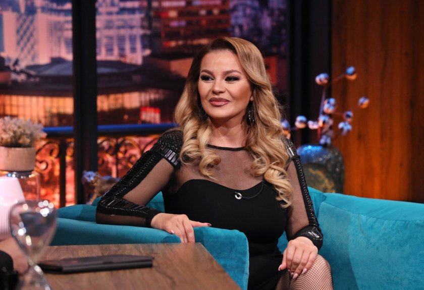 Деси Слава буквално се е стопила и е неразпознаваема дори