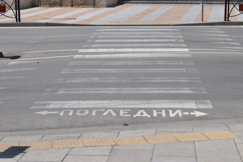 Кола блъсна пешеходец в Горна Оряховица