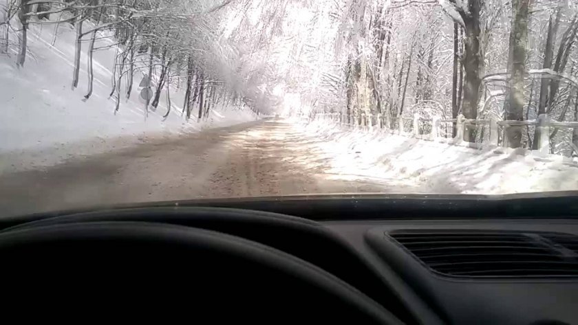 АПИ: Видимостта на „Петрохан" е намалена заради снега 