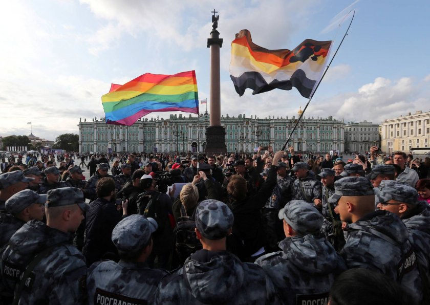 Русия разширява забраната за "гей пропагандата"