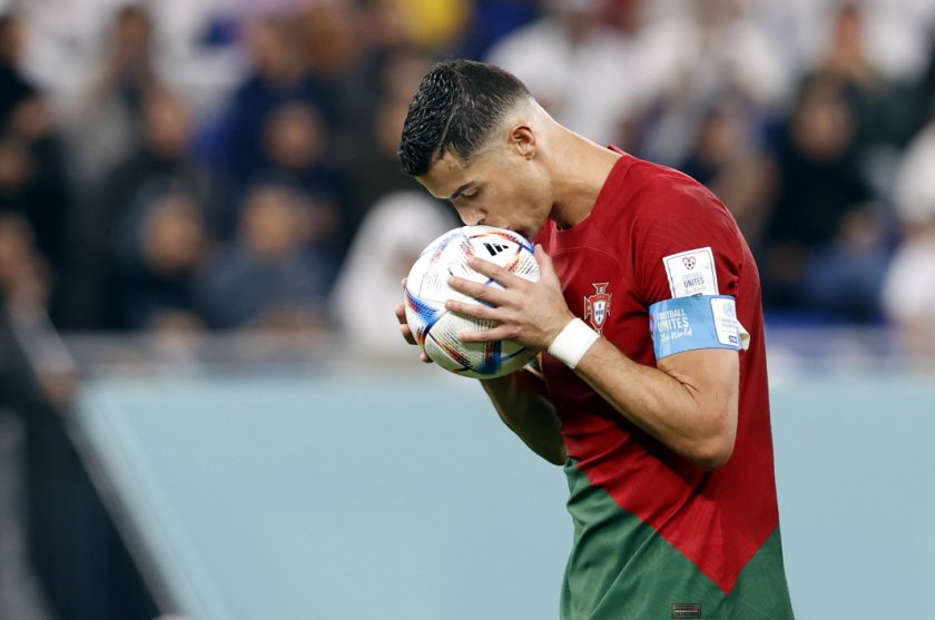 Португалия: ​​​​​​Роналдо вкара с "Божията коса"