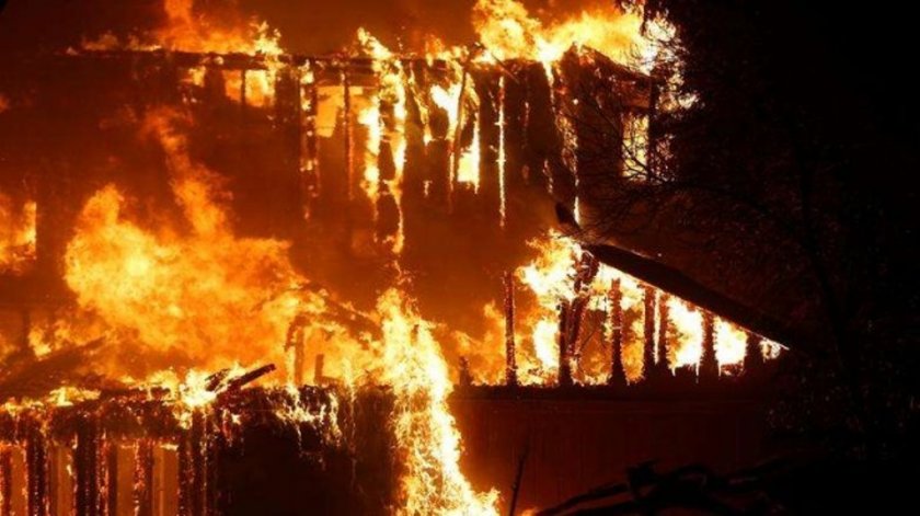 77-годишен мъж пострада при пожар, избухнал в къщата му  на