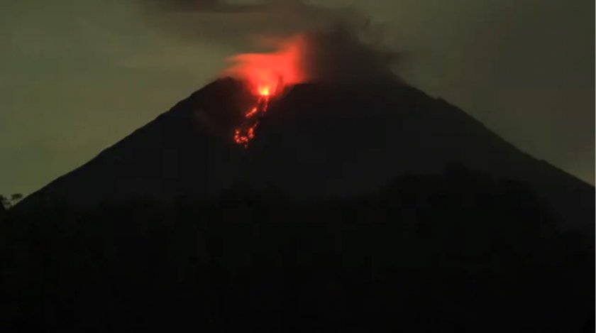 Евакуация заради вулкана Семеру на остров Ява