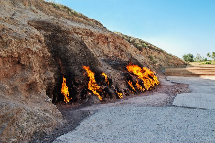 Огън гори вече 4000 години в Азербайджан. Нито дъждът, нито