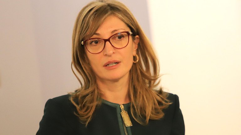 Екатерина Захариева: ГЕРБ ще внесат кабинет на малцинството, ако се налага