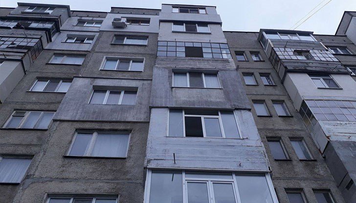 21-годишен падна от 8-ия етаж в Хасково