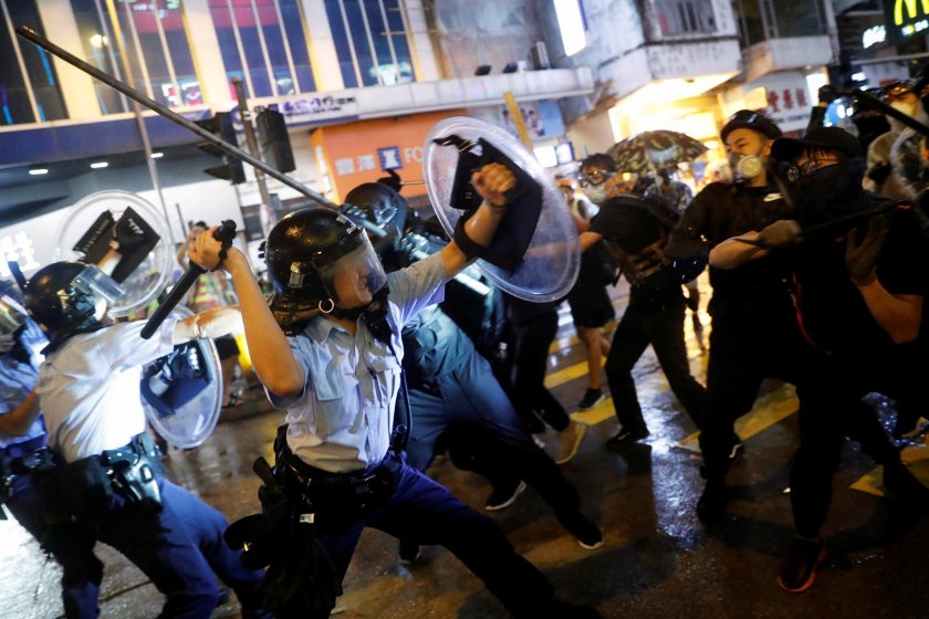 Оттеглят закона, предизвикал протестите в Хонконг