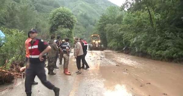 Проливни дъждове в Трабзон са причинили наводнения и свлачища
