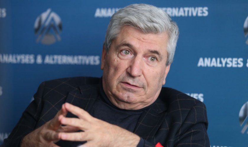 Енергийният експерт и дългогодишен дипломат Илиян Василев коментира на страницата