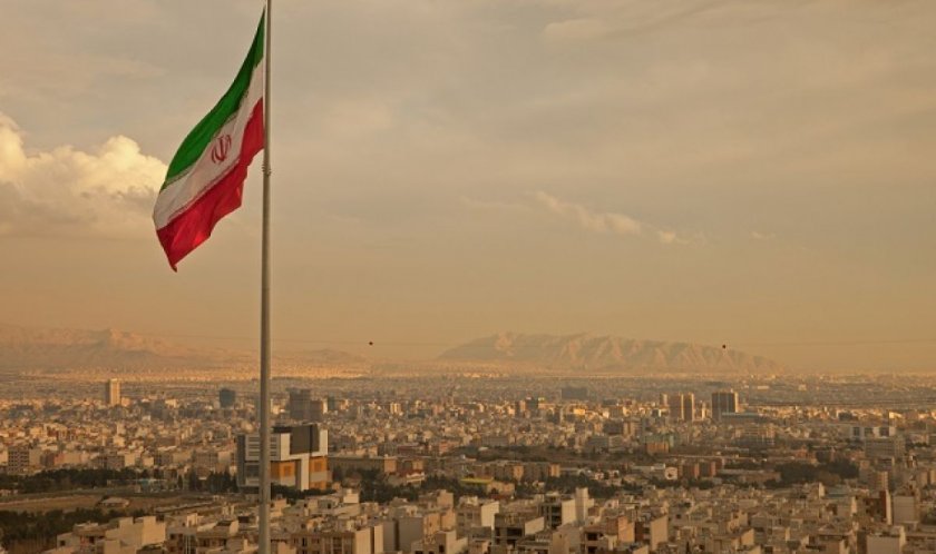 Иран съобщи днес, че е екзекутиран втори затворник, задържан по