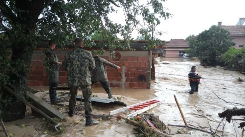 Жители на наводнените карловски села излязоха на протест