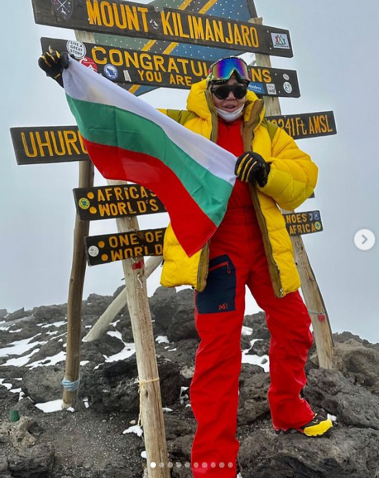 Ваня Червенкова успя да покори връх Килиманджаро. Бизнесдамата сподели снимки
