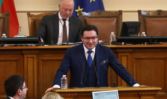Митов: Г-жо Нинова, вие статукво ли сте?