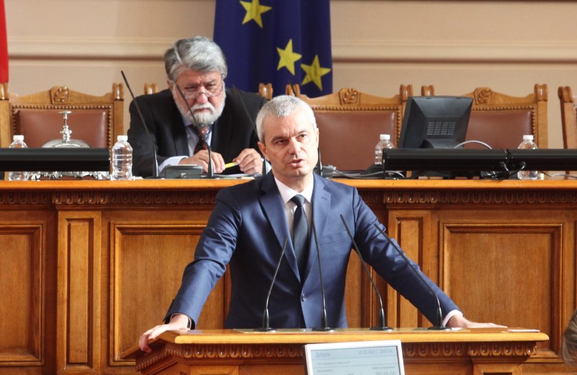 Българският парламент често се занимава само със собствените си проблеми,