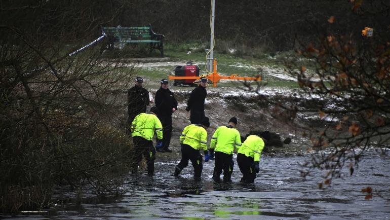 Почина четвърто дете, пропаднало в замръзнало езеро във Великобритания